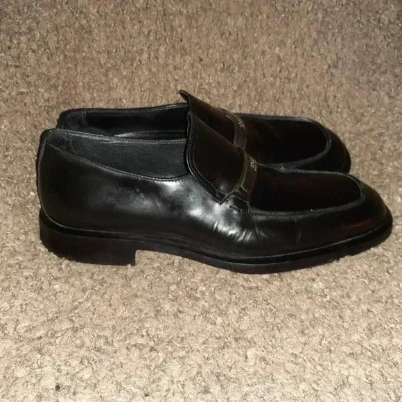 HUGO BOSS-Black Leather-Silver Logo Plate-Loafers-Sz 7 UK-8  display picture 2